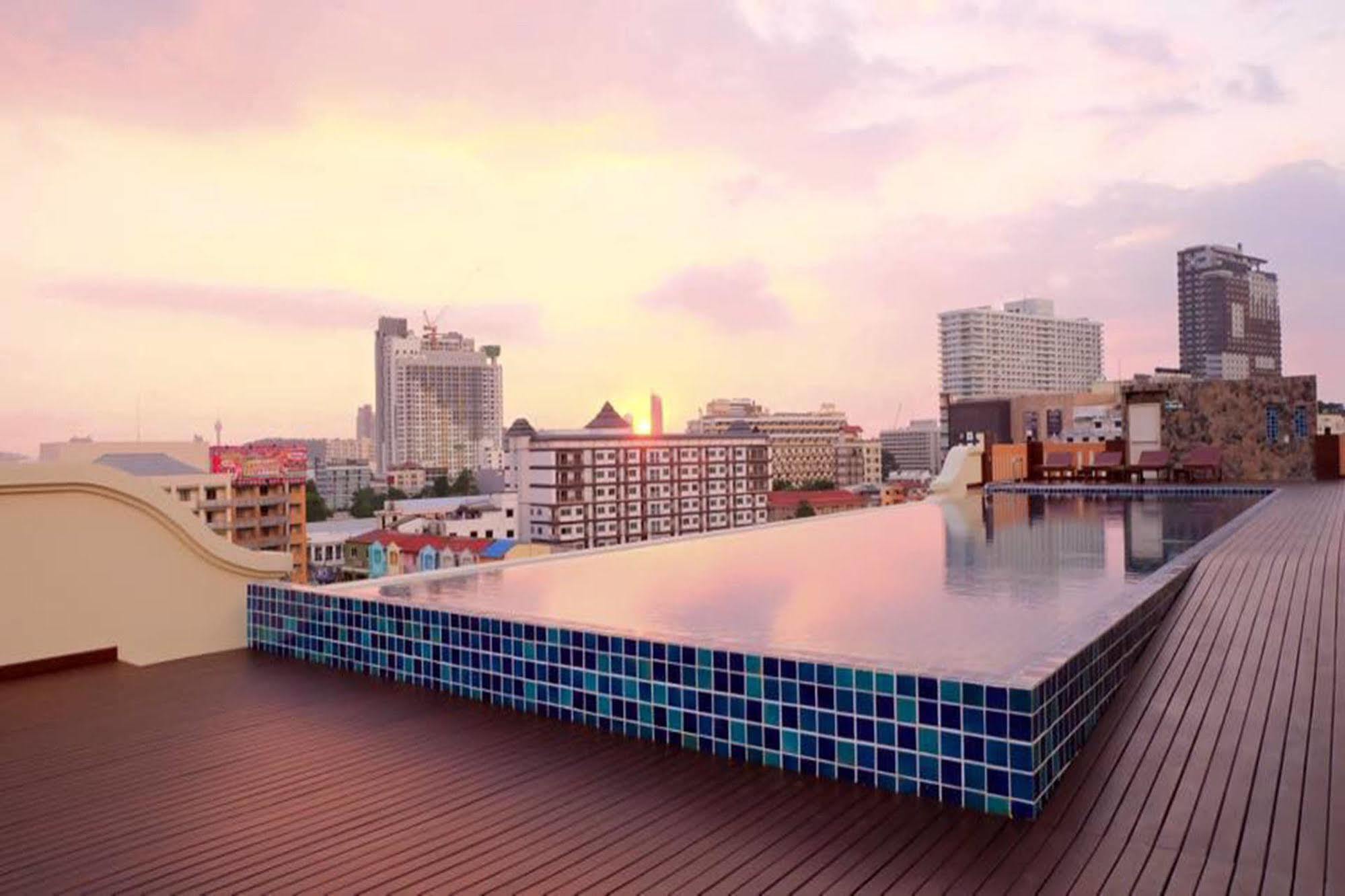D Hotel Pattaya Ngoại thất bức ảnh